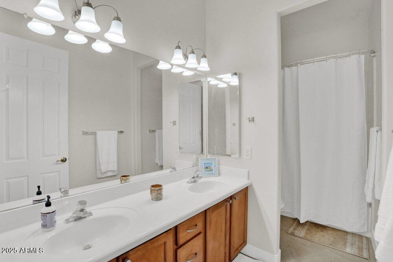 034_39-web-or-mls-2209_leo_place-43_612