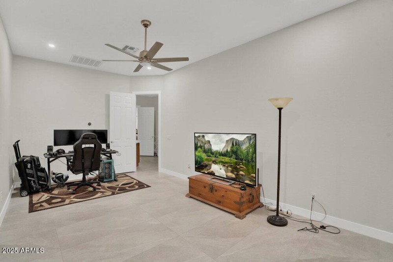 042_51-web-or-mls-2209_leo_place-54_615