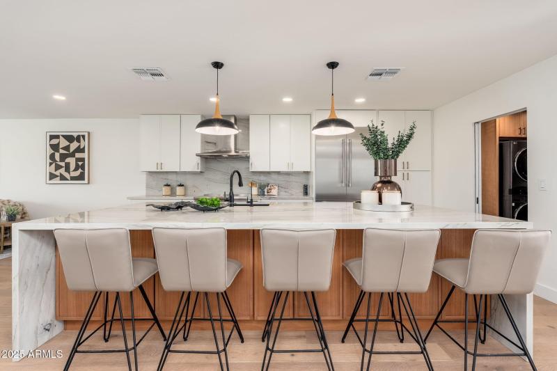 4333 E Fairmount Ave - 10