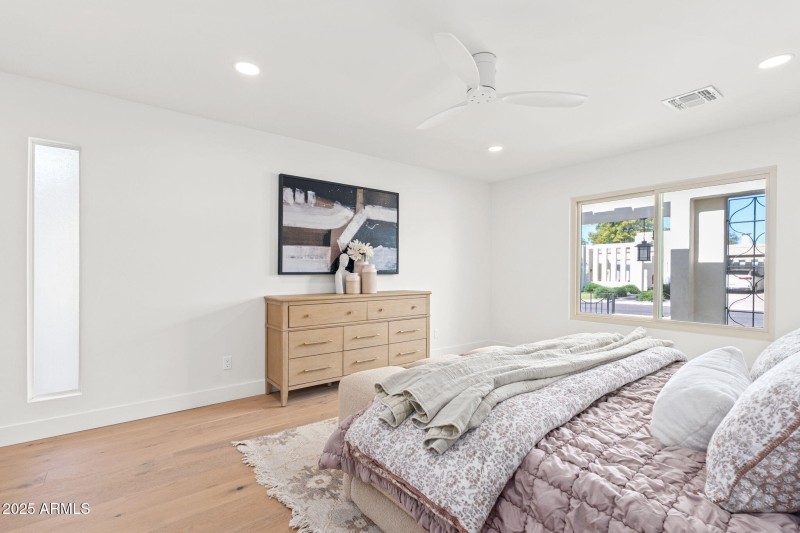 4333 E Fairmount Ave - 21