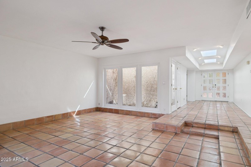 5-web-or-mls-7702-n-via-camello-del-nort