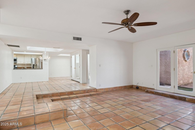 8-web-or-mls-7702-n-via-camello-del-nort