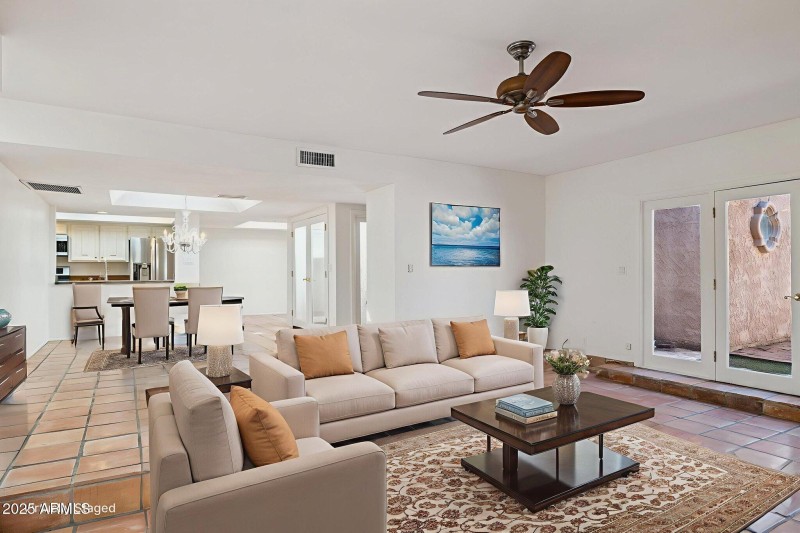 9-web-or-mls-7702-n-via-camello-del-nort