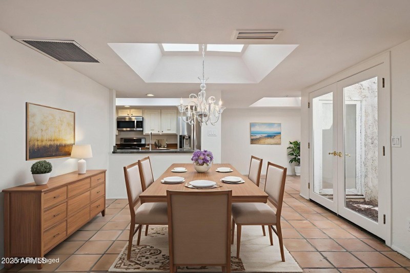 11-web-or-mls-7702-n-via-camello-del-nor