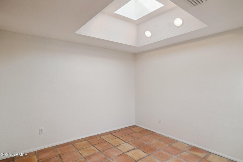 13-web-or-mls-7702-n-via-camello-del-nor