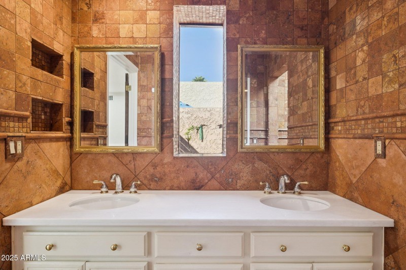 23-web-or-mls-7702-n-via-camello-del-nor