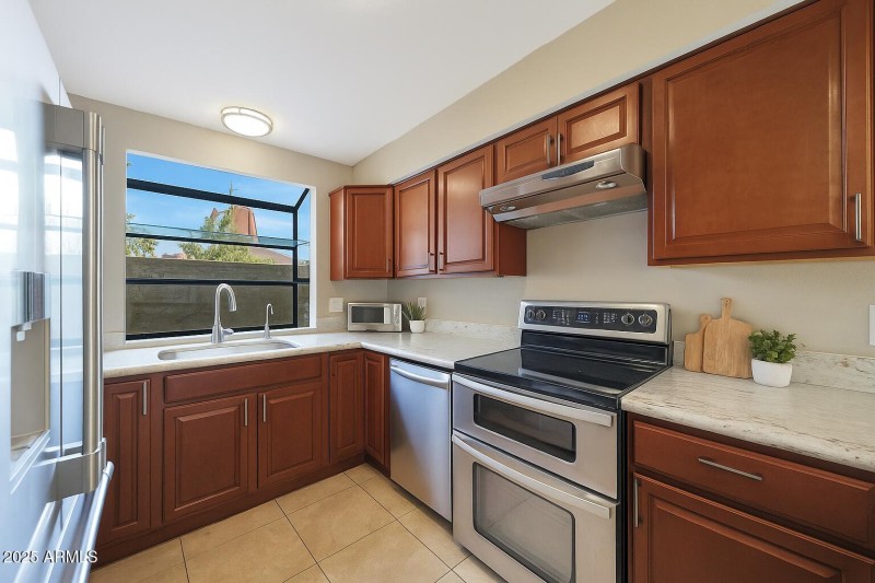 ChatGPT Image Nov 6, 2025, 09_01_06 PM