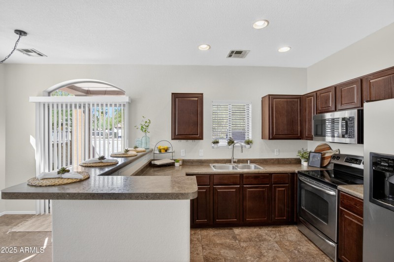 Kitchen with Peninsula