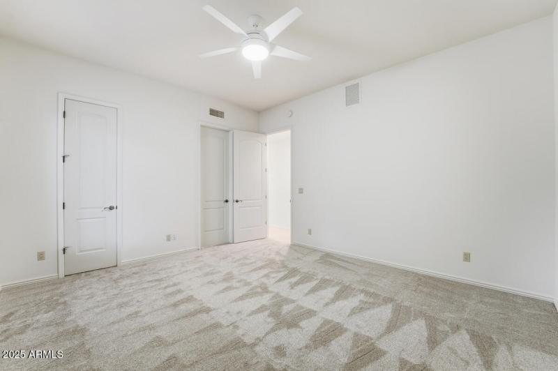 722 W Moon Valley Dr-17