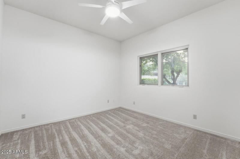 722 W Moon Valley Dr-26