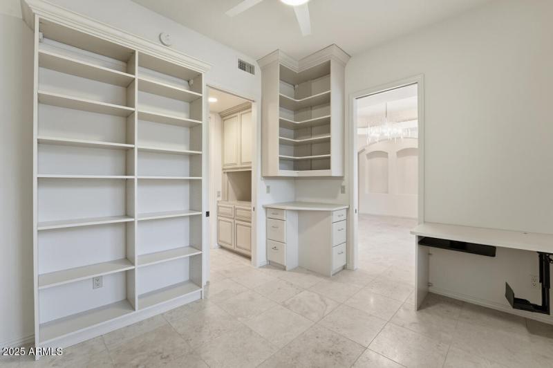 722 W Moon Valley Dr-23