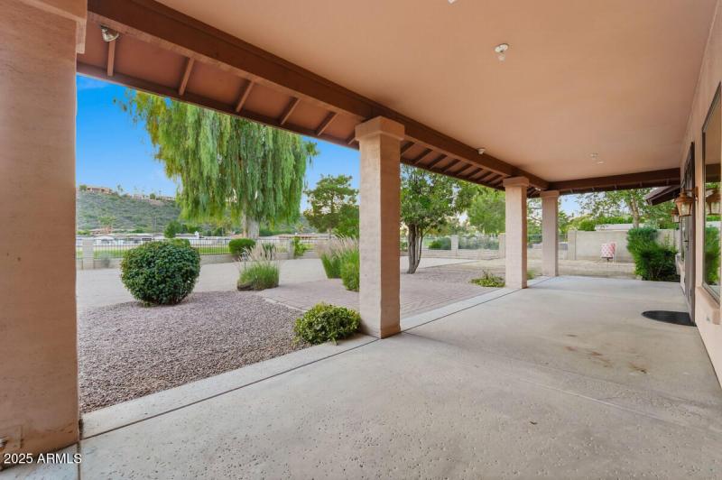 722 W Moon Valley Dr-41