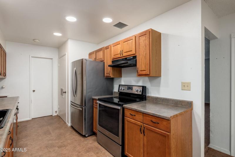 3215 W Sharon Ave, 11-06 - 04