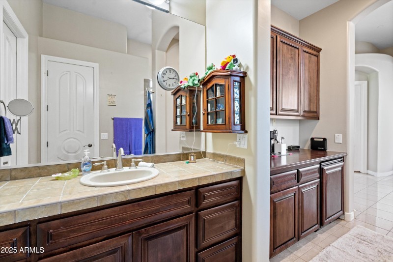 30-Large Primary Bathroom