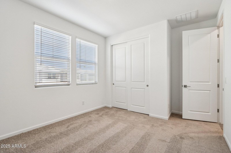 18-web-or-mls-W Camden Ave-S0711-018