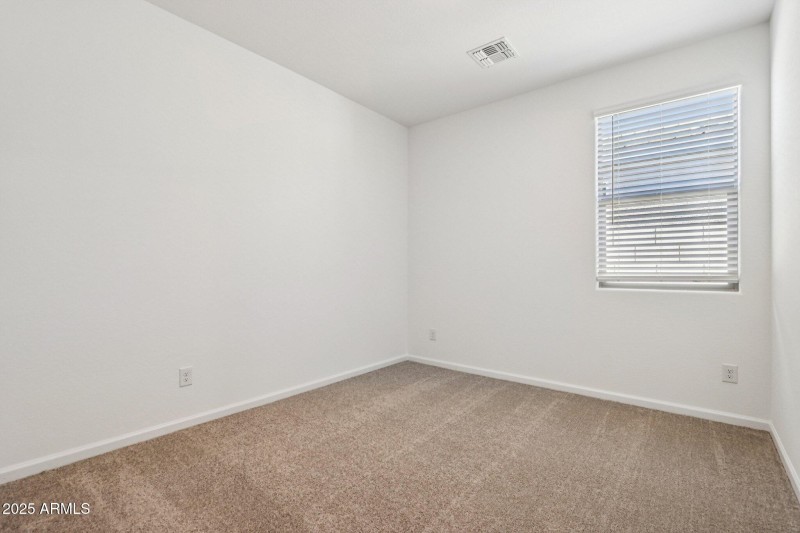 21-web-or-mls-W Camden Ave-S0711-021