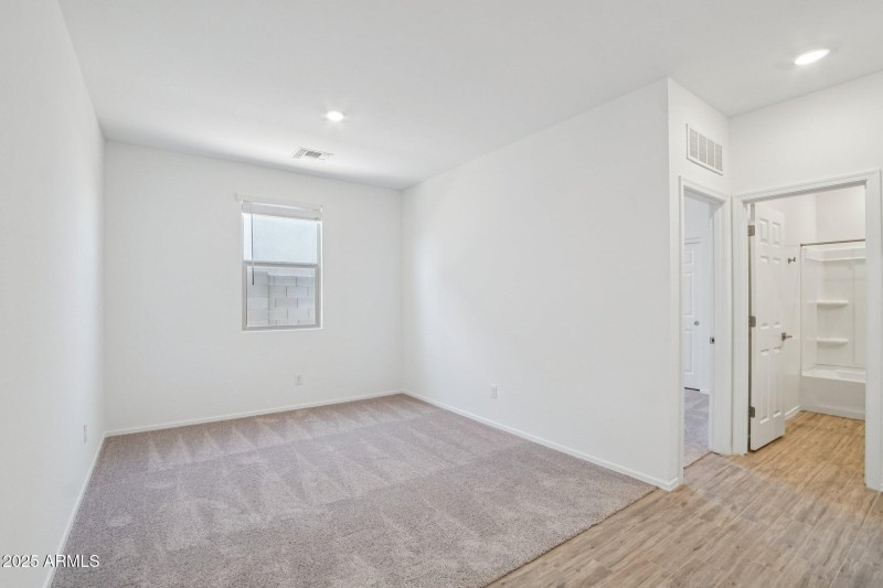 13-web-or-mls-W Mellen Ln-S3009-013