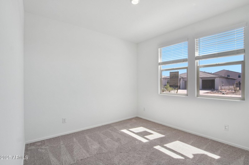 15-web-or-mls-W Mellen Ln-S3009-015