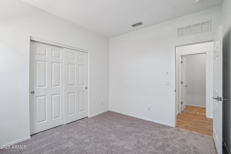 23-web-or-mls-W Mellen Ln-S3009-023