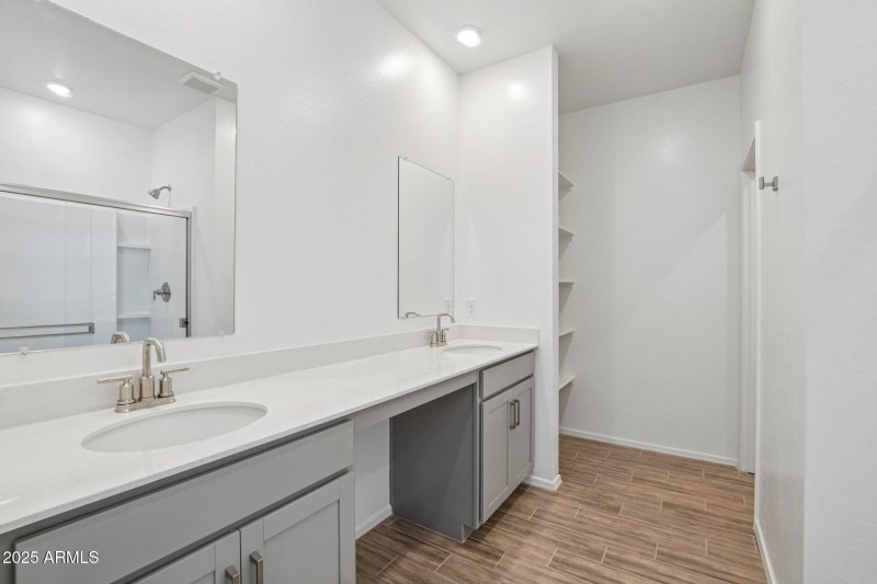 27-web-or-mls-W Mellen Ln-S3009-027