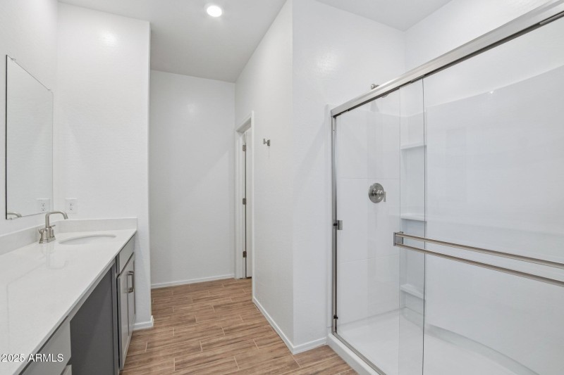 28-web-or-mls-W Mellen Ln-S3009-028