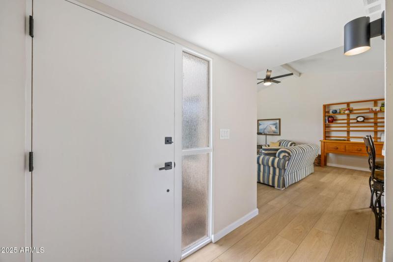 5-web-or-mls-4800-n-68th-st