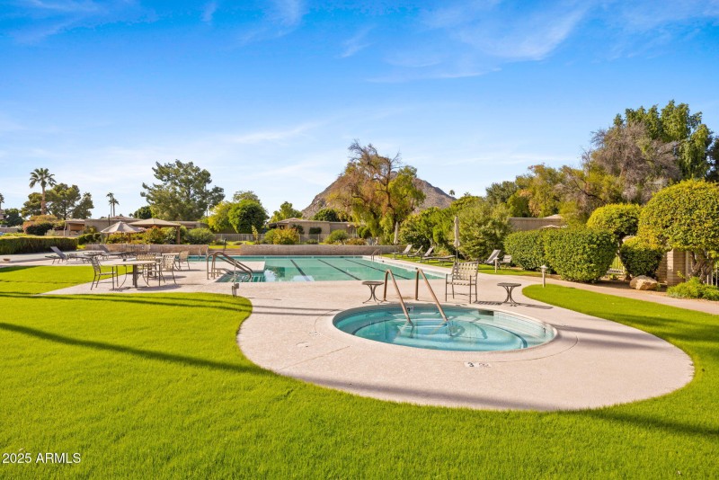 35-web-or-mls-4800-n-68th-st