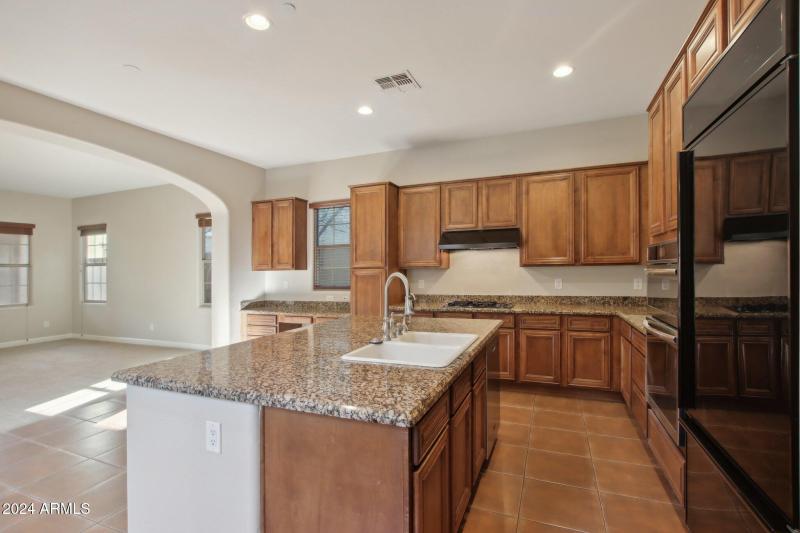 8-web-or-mls-E Via De Vaquero Dr-008