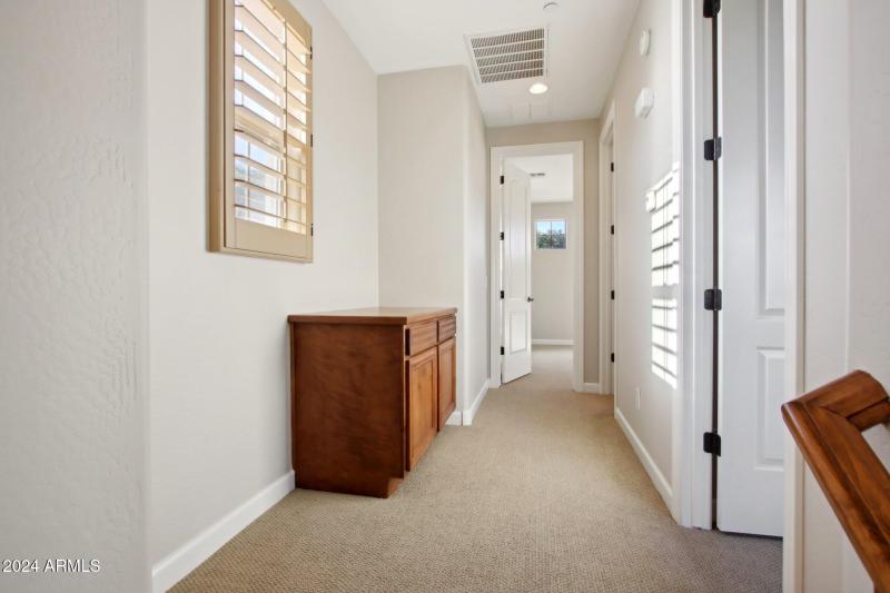 37-web-or-mls-E Via De Vaquero Dr-037