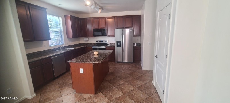 Resized_20251105_100556