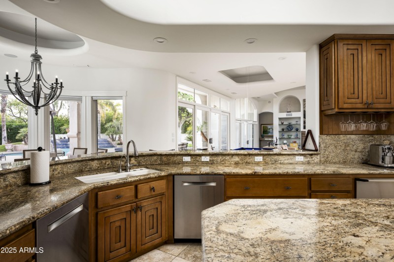 6649 E Berneil Dr-14