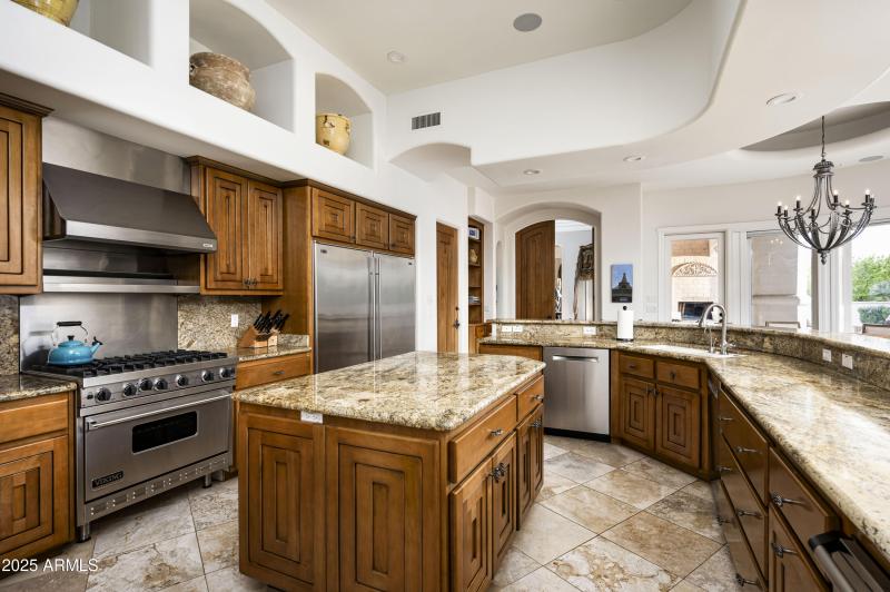 6649 E Berneil Dr-15