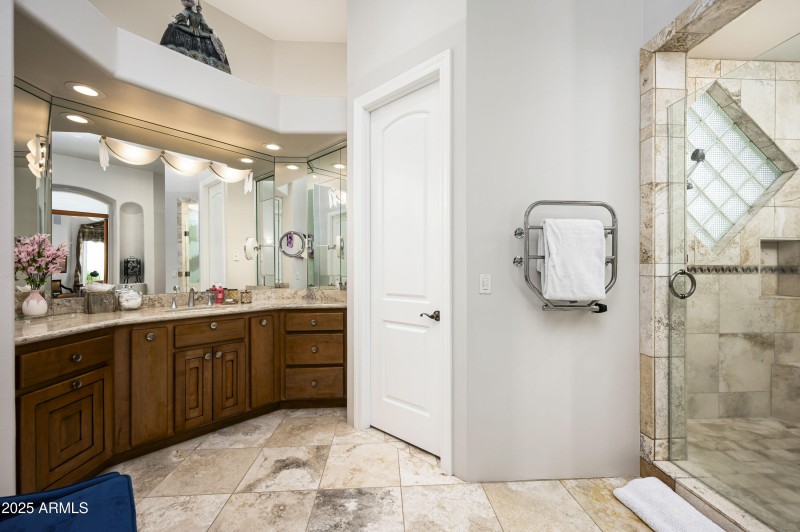 6649 E Berneil Dr-30