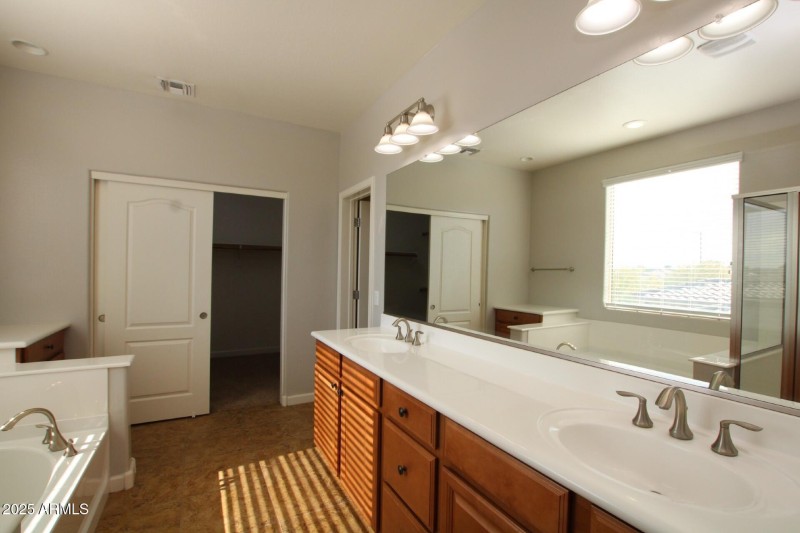 e4d580f6-f11b-4563-9aa3-2c9d5d738a31