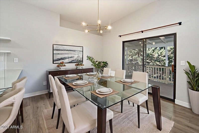 009_Dining - Virt Staged