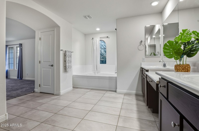 Soaking tub with a view