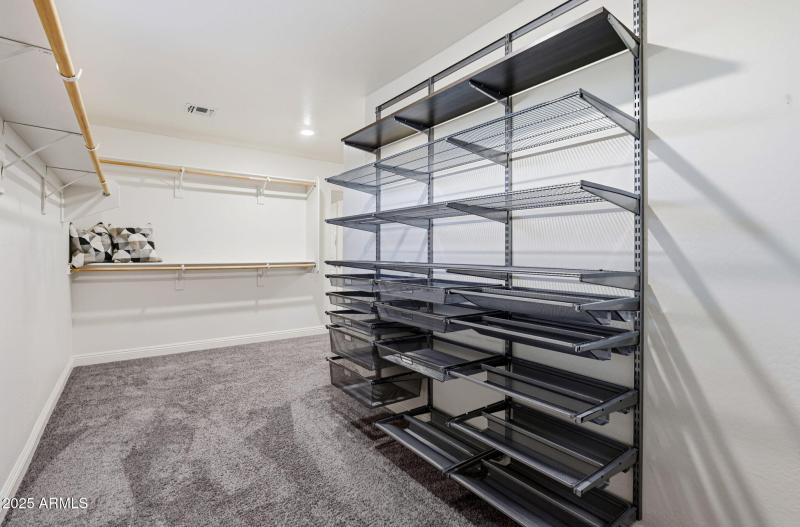 Elfa Shelfing System