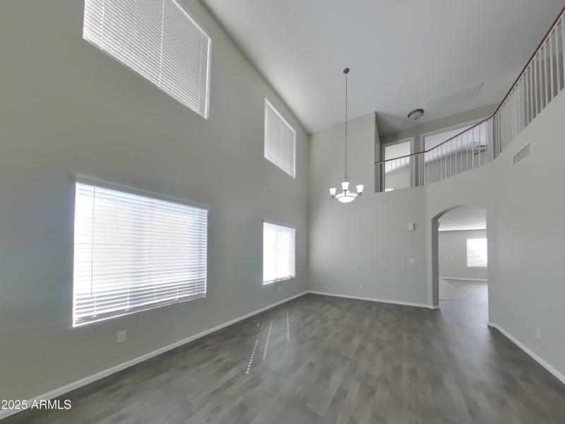 1_pc_mFUuf8Eady_FXOH8h8zHx_layout_0