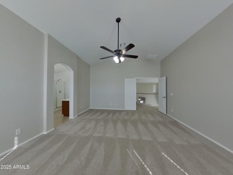 6_pc_lU9JucqjsZ_2e1VKLMvo3_layout_1