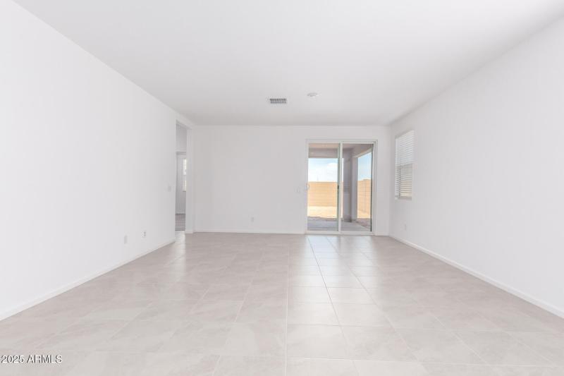 0007-08 - Marguerite