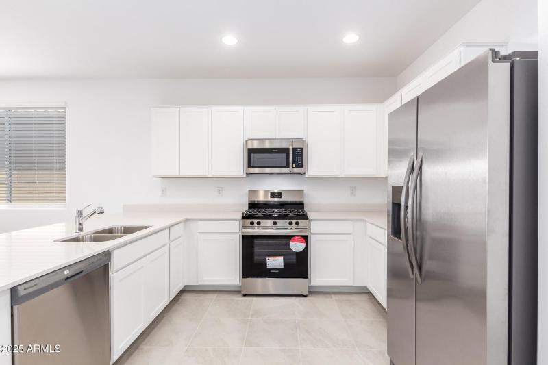 0011-11 - Marguerite