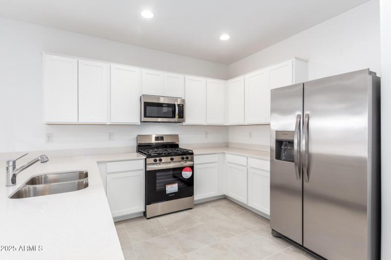 0012-12 - Marguerite