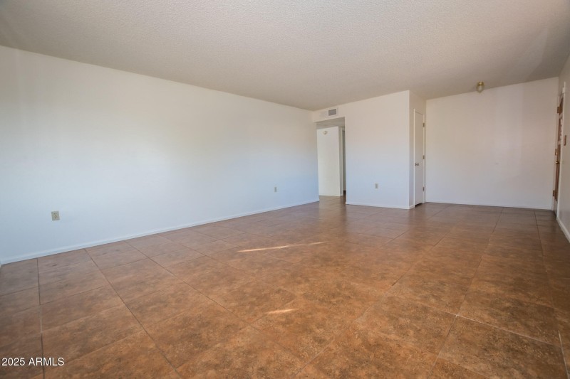 597 Hegge Dr 11-08-2025 (11)