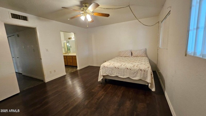 20251010213225462328000000-o