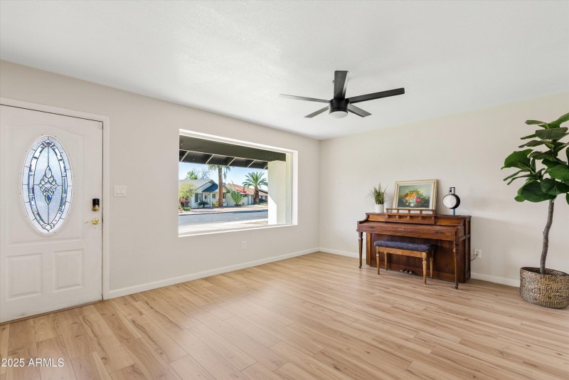 Virtual rendering with flooring