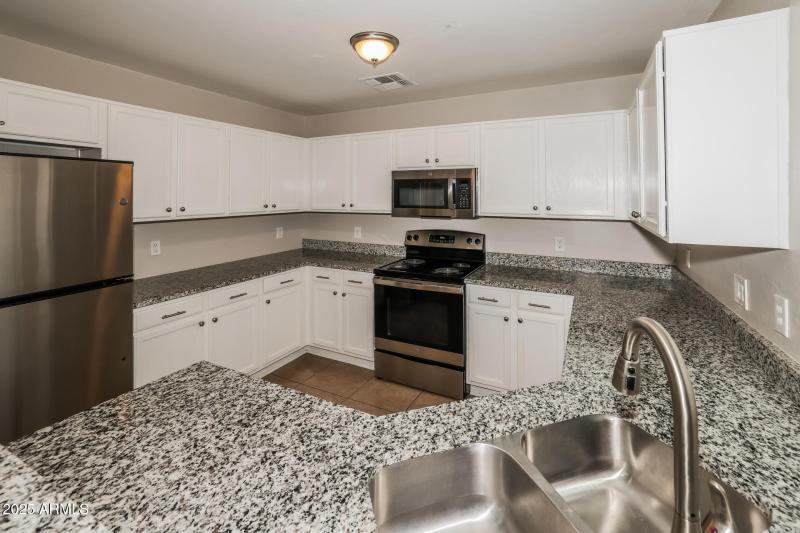 008-photo-kitchen-13327394