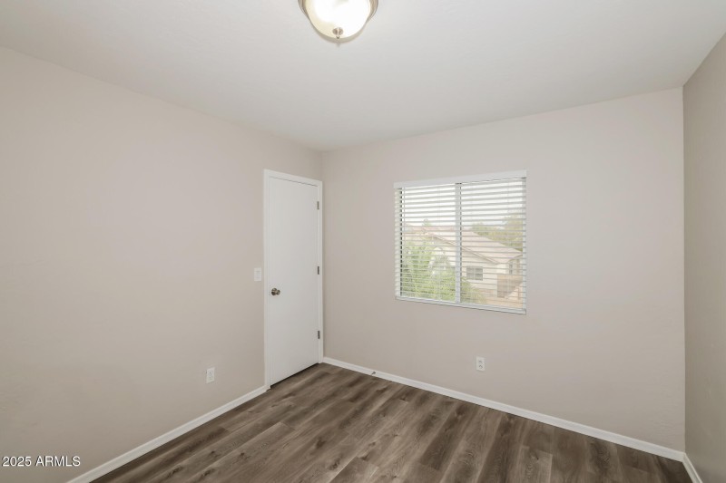 014-photo-bedroom-13327389