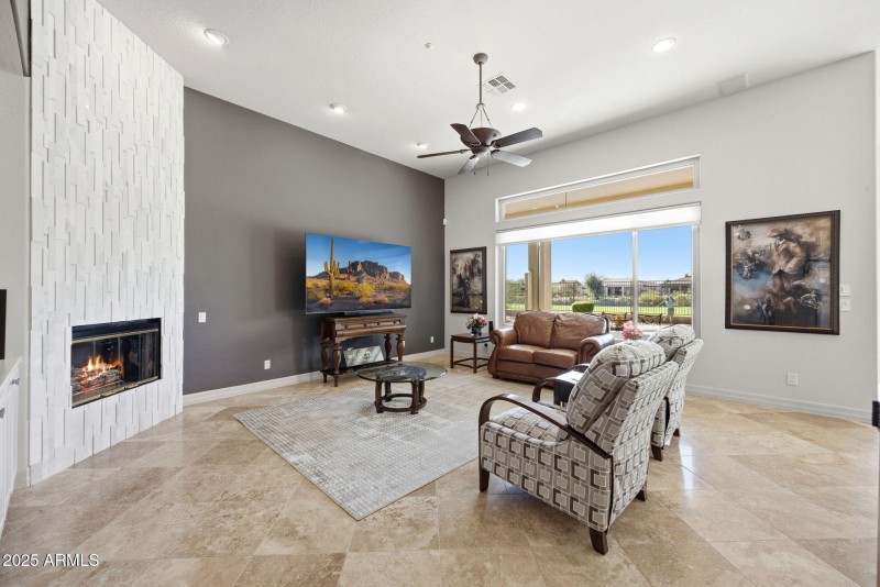 40406 N HAWK RIDGE TRL