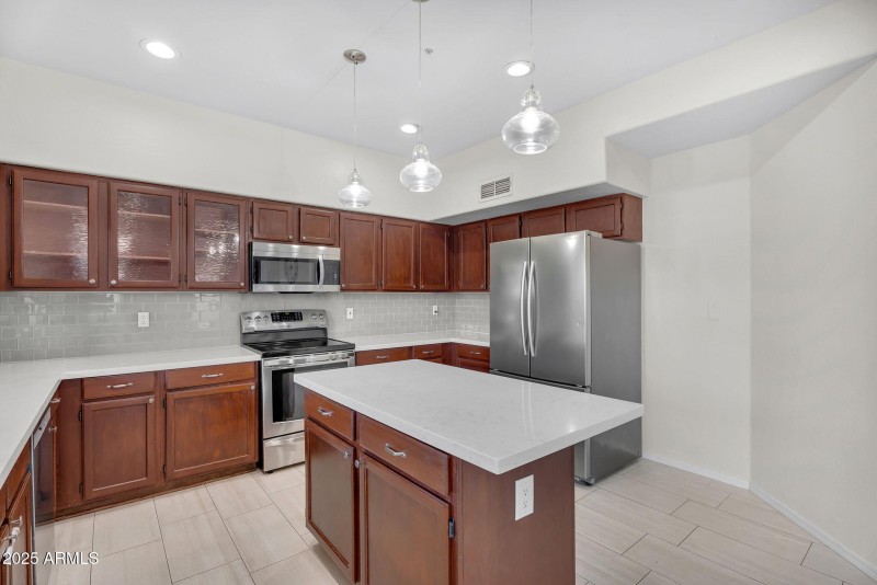 14-web-or-mls-100thPl-9