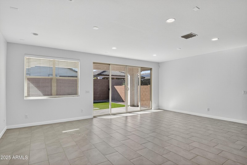 10_2555_W_Sunland_Ave_Phoenix_AZ_85041_U